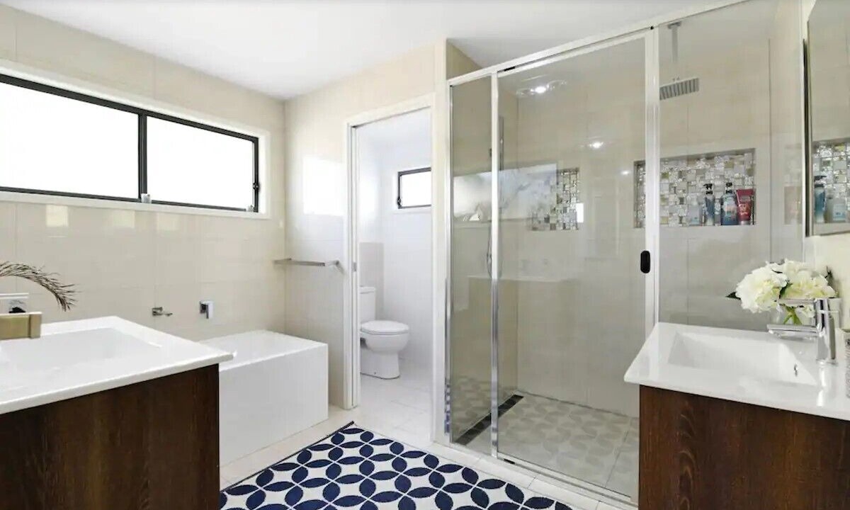 Photo of Bathroom in Broadbeach Waters