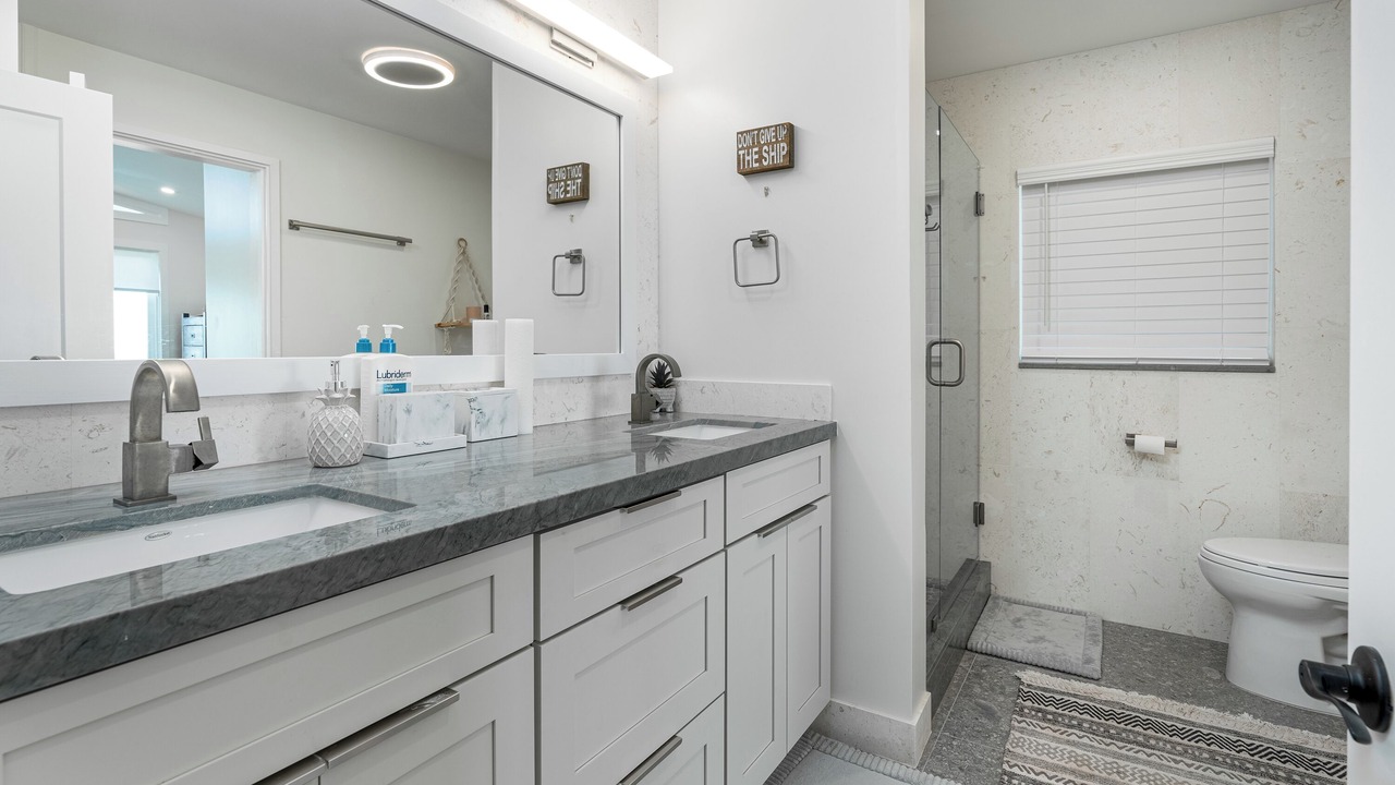 Photo of Bathroom in Waialua