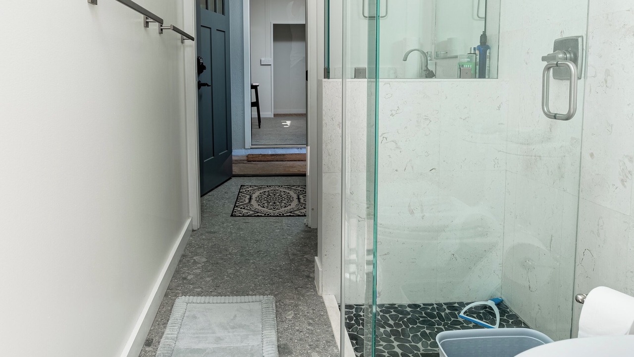 Photo of Bathroom in Waialua