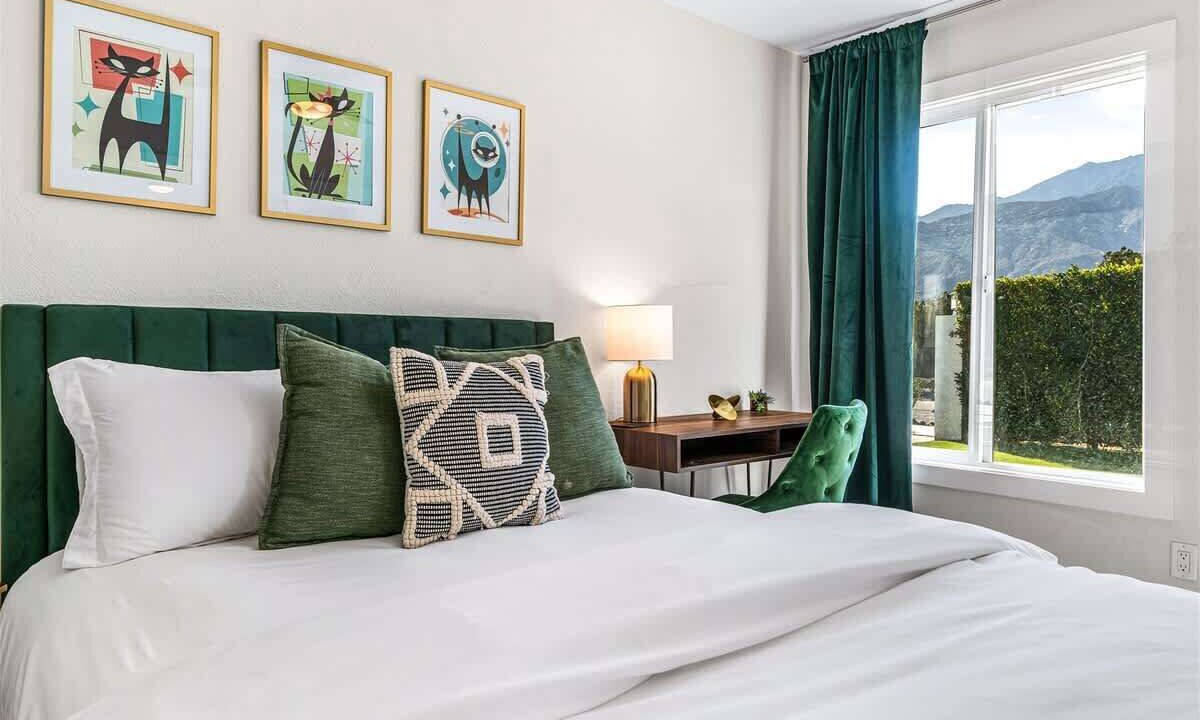 Photo of Bedroom in Racquet Club South