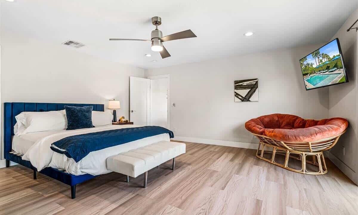 Photo of Bedroom in Racquet Club South