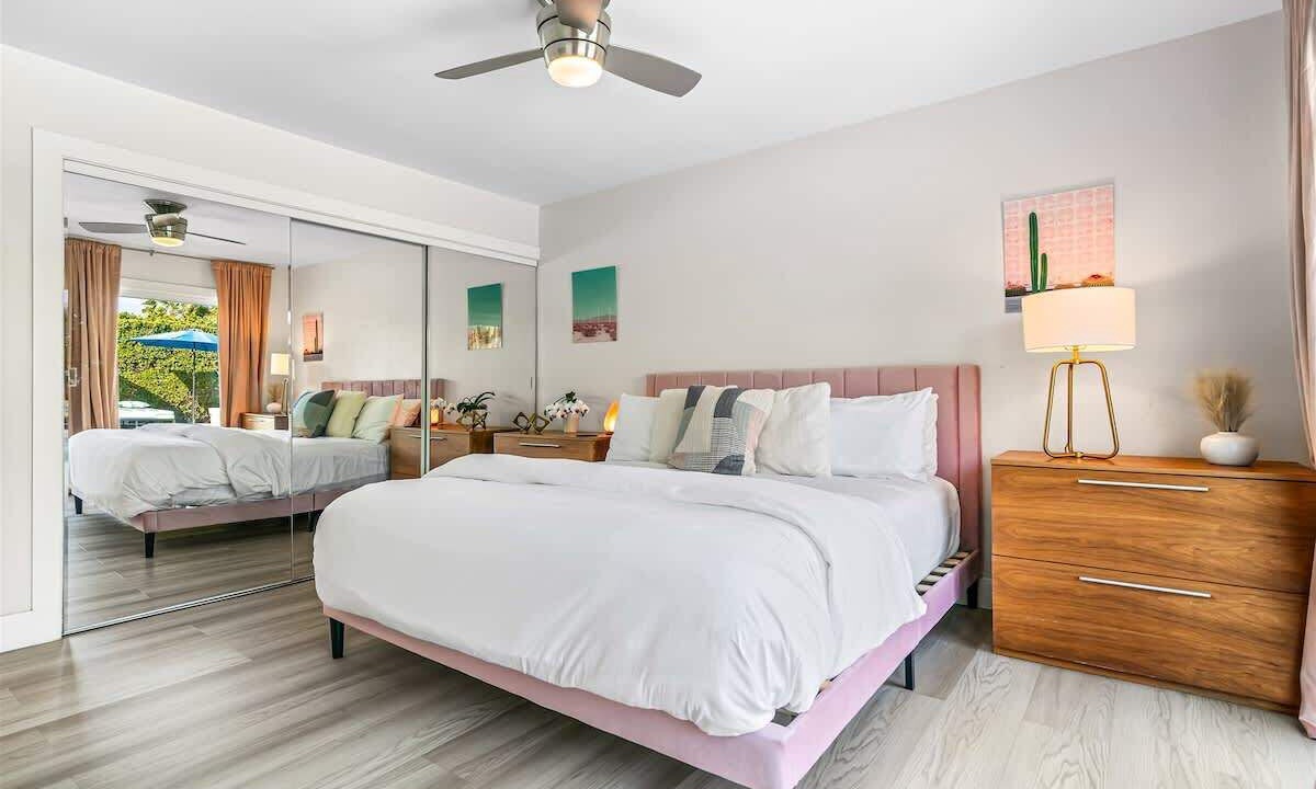 Photo of Bedroom in Racquet Club South
