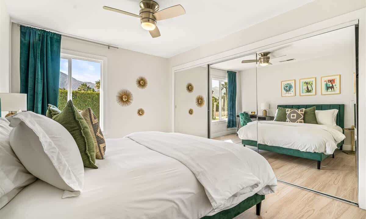 Photo of Bedroom in Racquet Club South