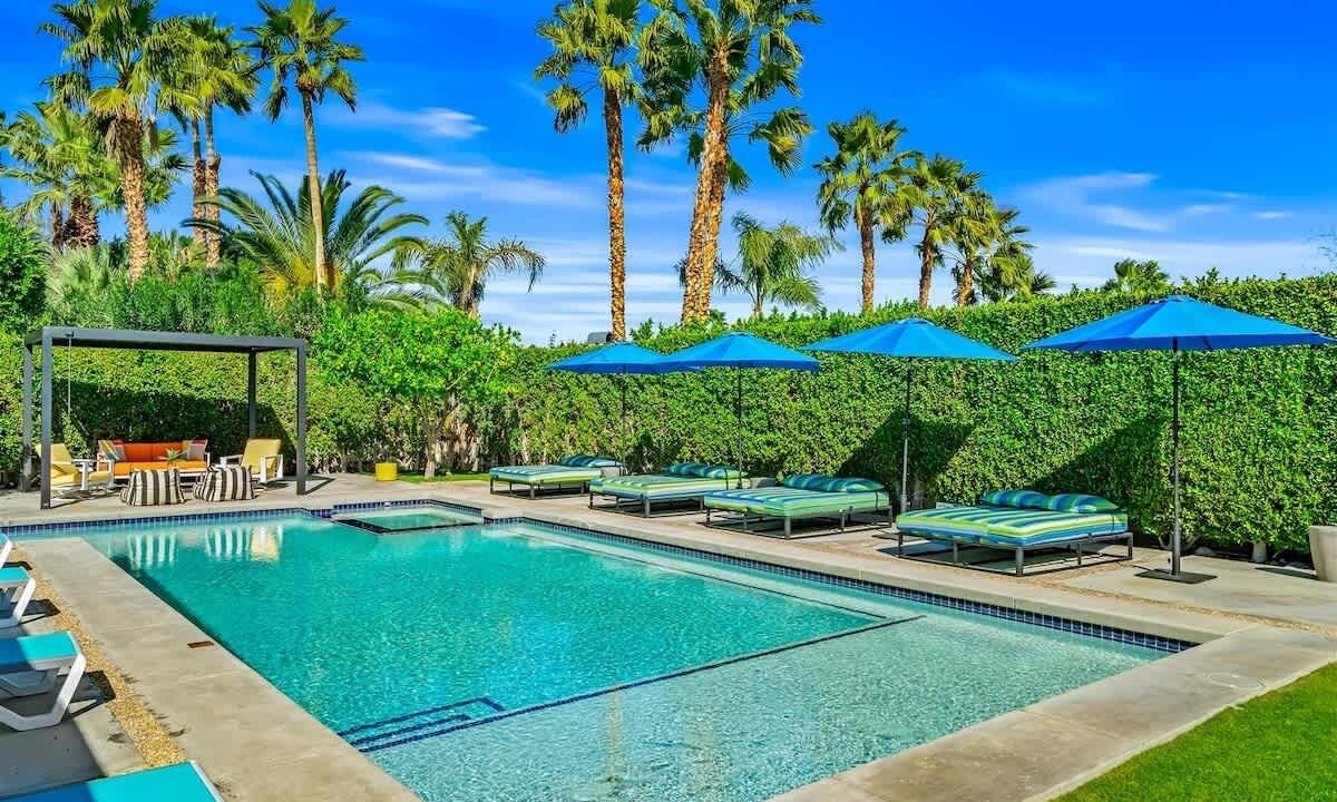 Photo of Outdoor in Racquet Club South