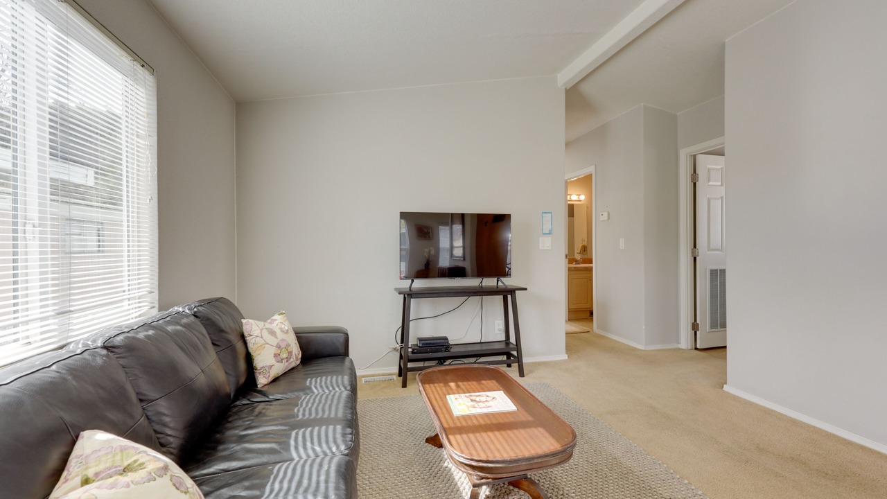 Photo of Livingroom in Oak View