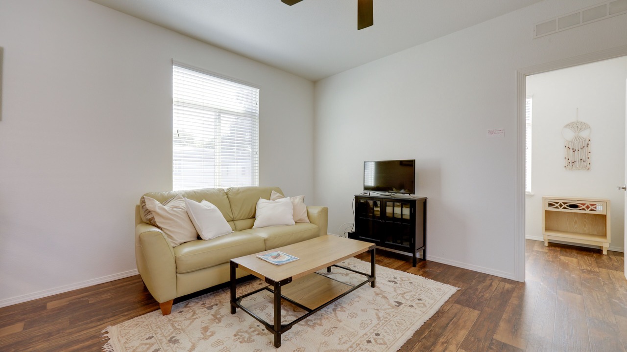 Photo of Livingroom in Oak View