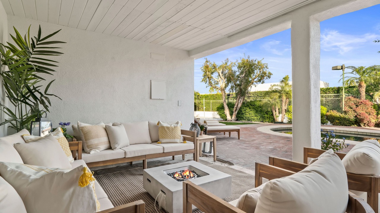 Photo of Patio Balcony in Magnesia Falls Cove