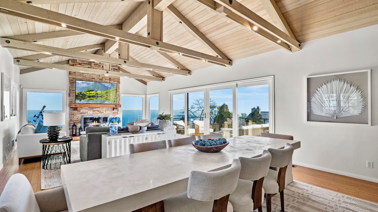 Photo of Livingroom in Malibu