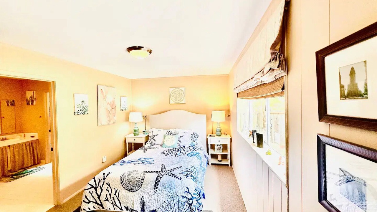 Photo of Bedroom in Moss Beach