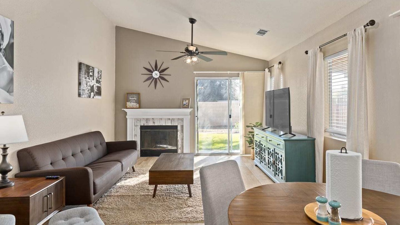 Photo of Livingroom in Pumpkin Center