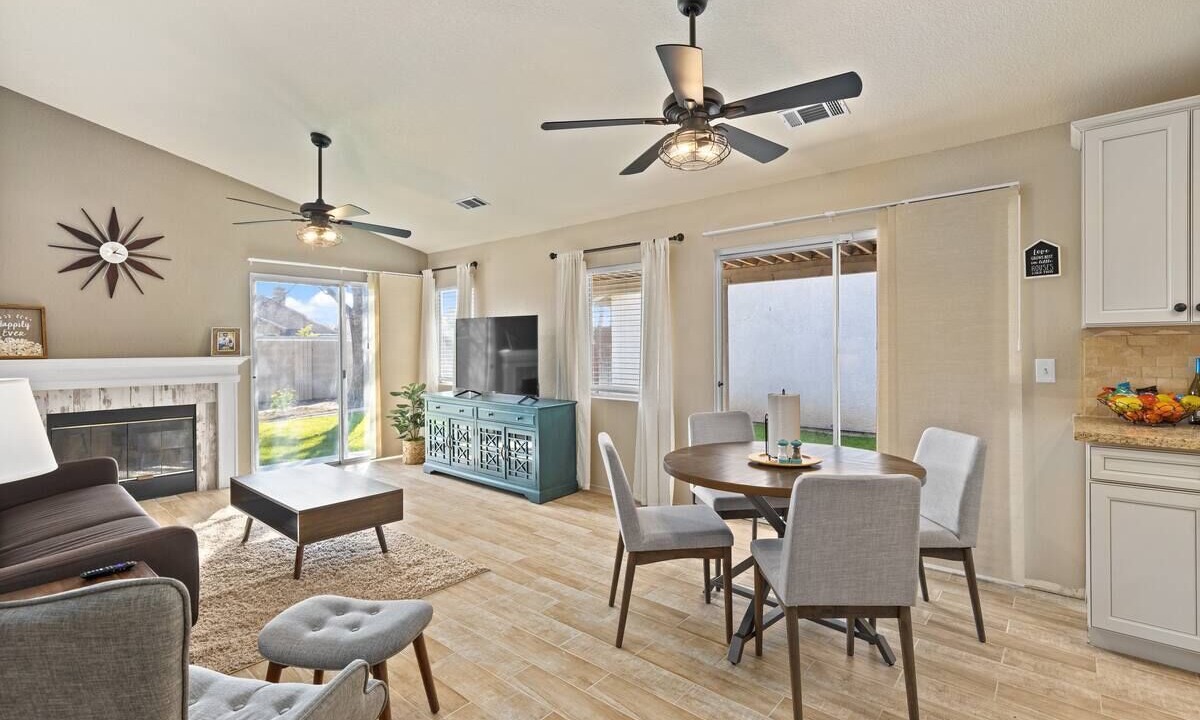 Photo of Livingroom in Pumpkin Center