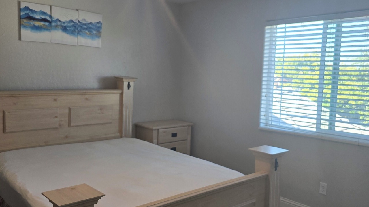 Photo of Bedroom in Hanford