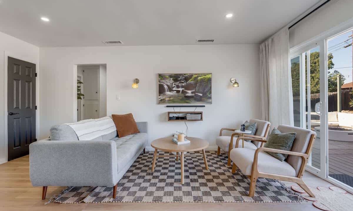 Photo of Livingroom in Allied Gardens