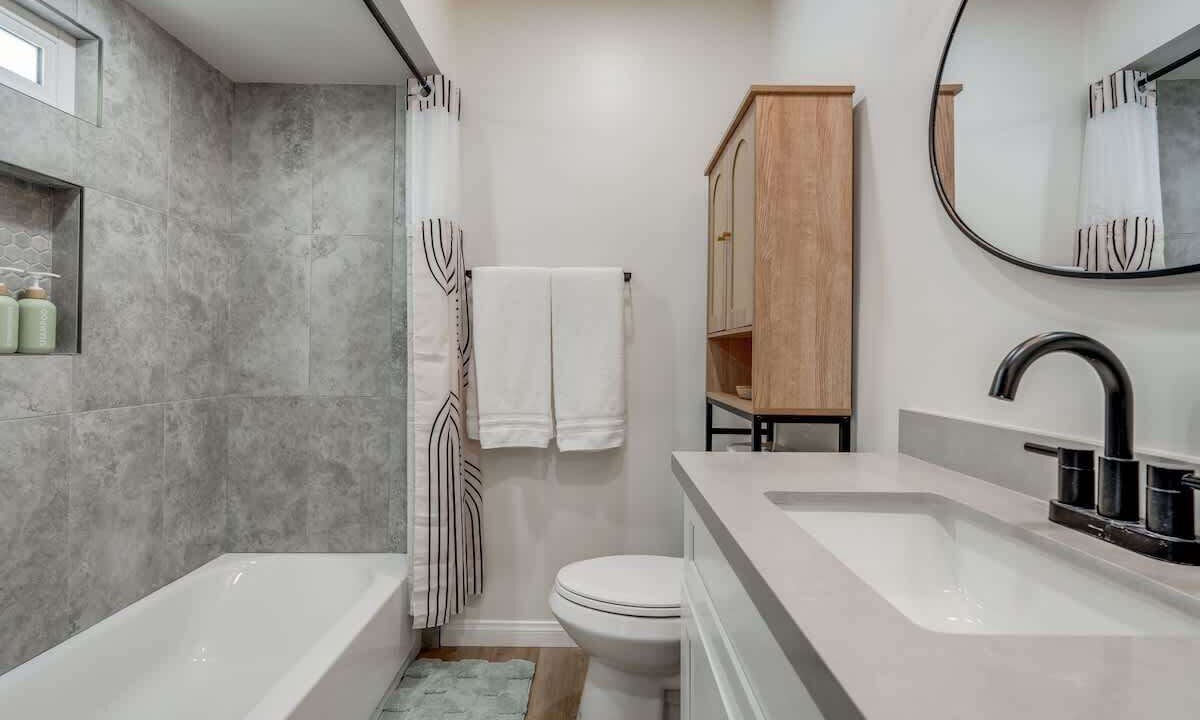 Photo of Bathroom in Allied Gardens
