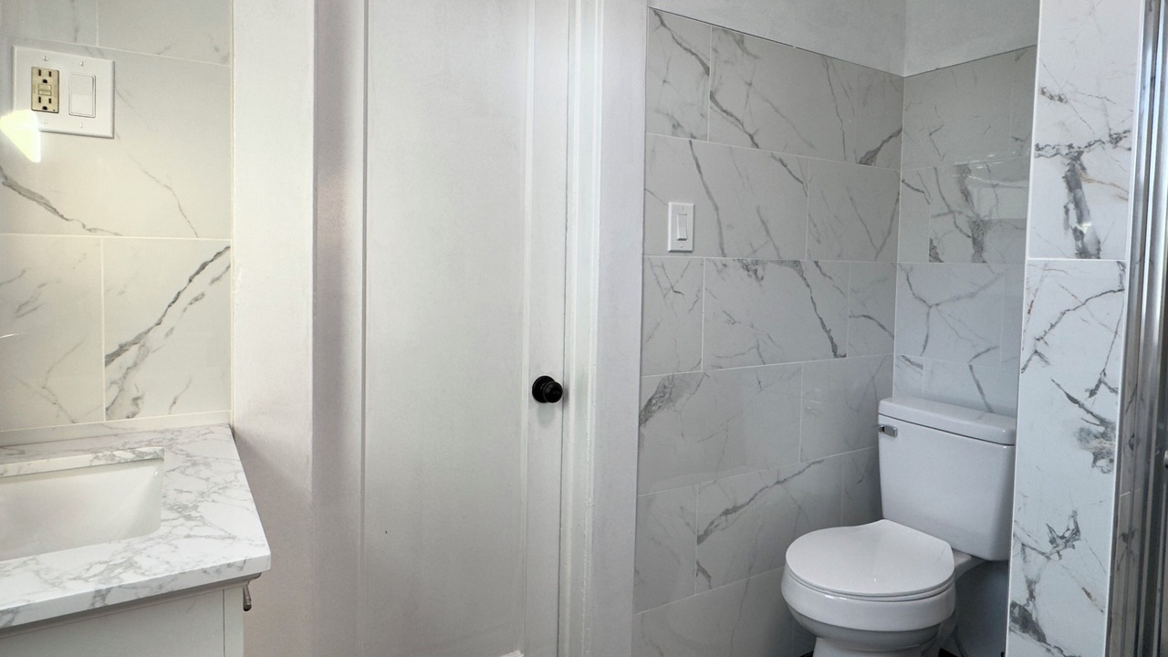 Photo of Bathroom in Hanford