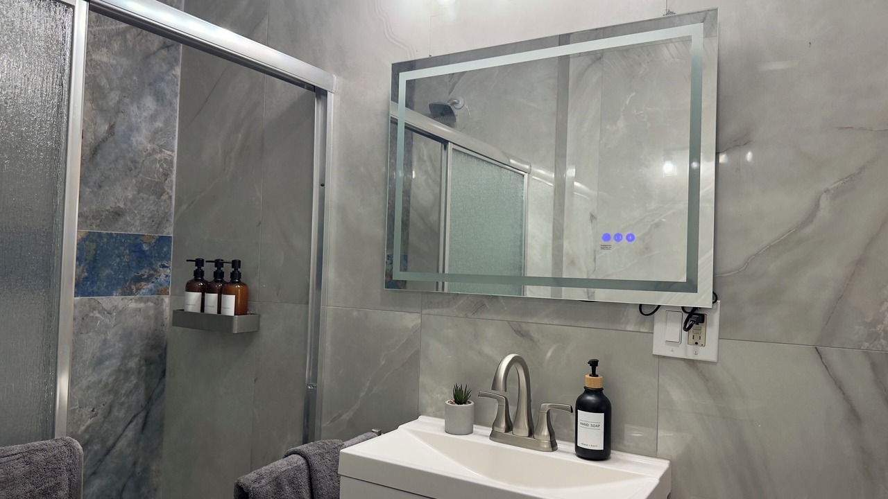 Photo of Bathroom in Hanford