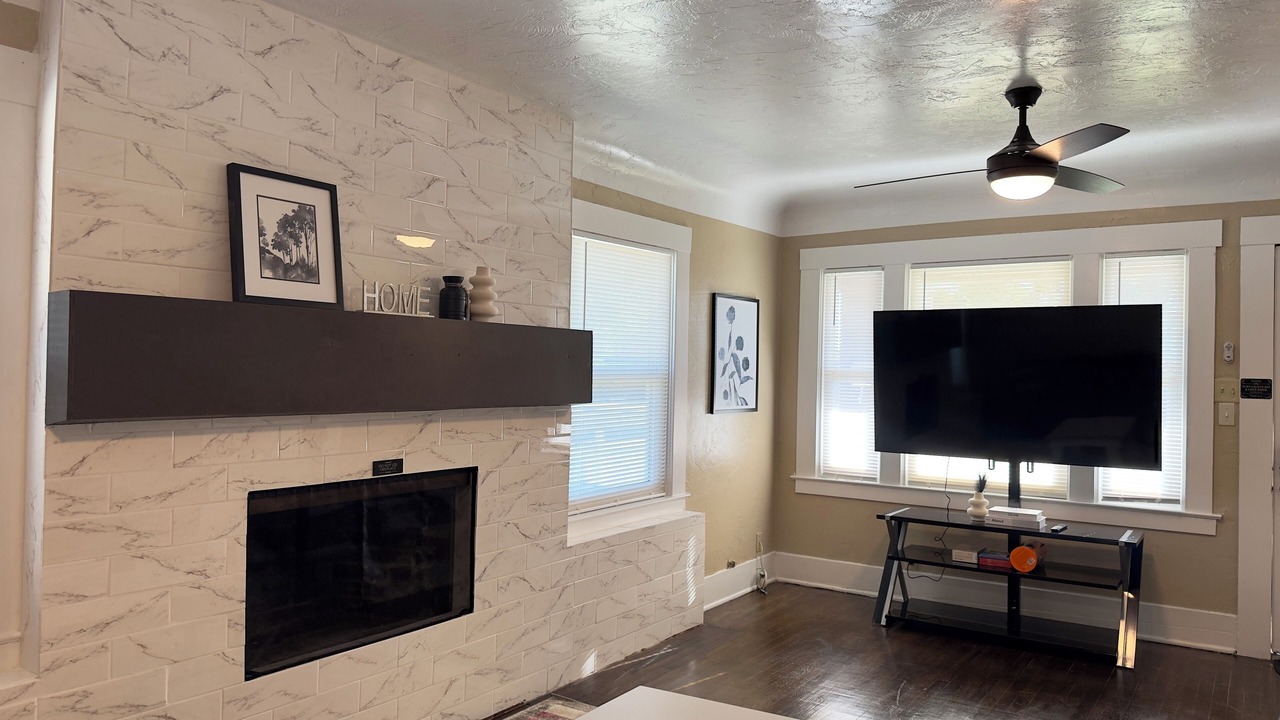 Photo of Livingroom in Hanford