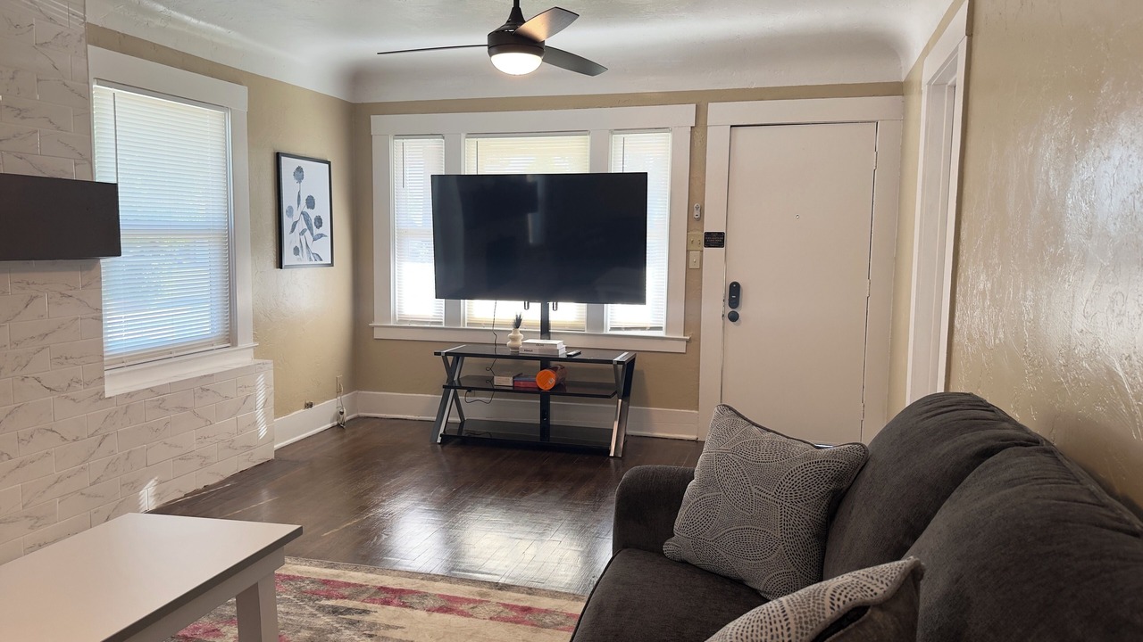 Photo of Livingroom in Hanford