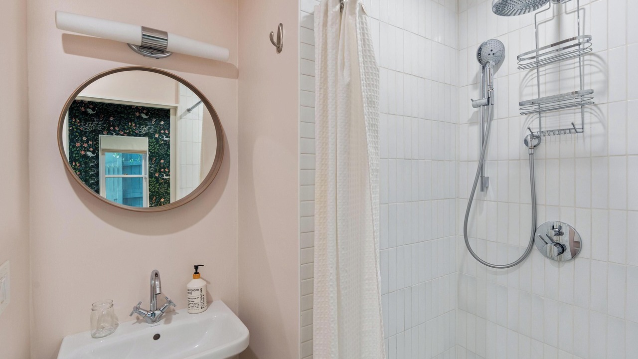 Photo of Bathroom in Hollywood Hills West