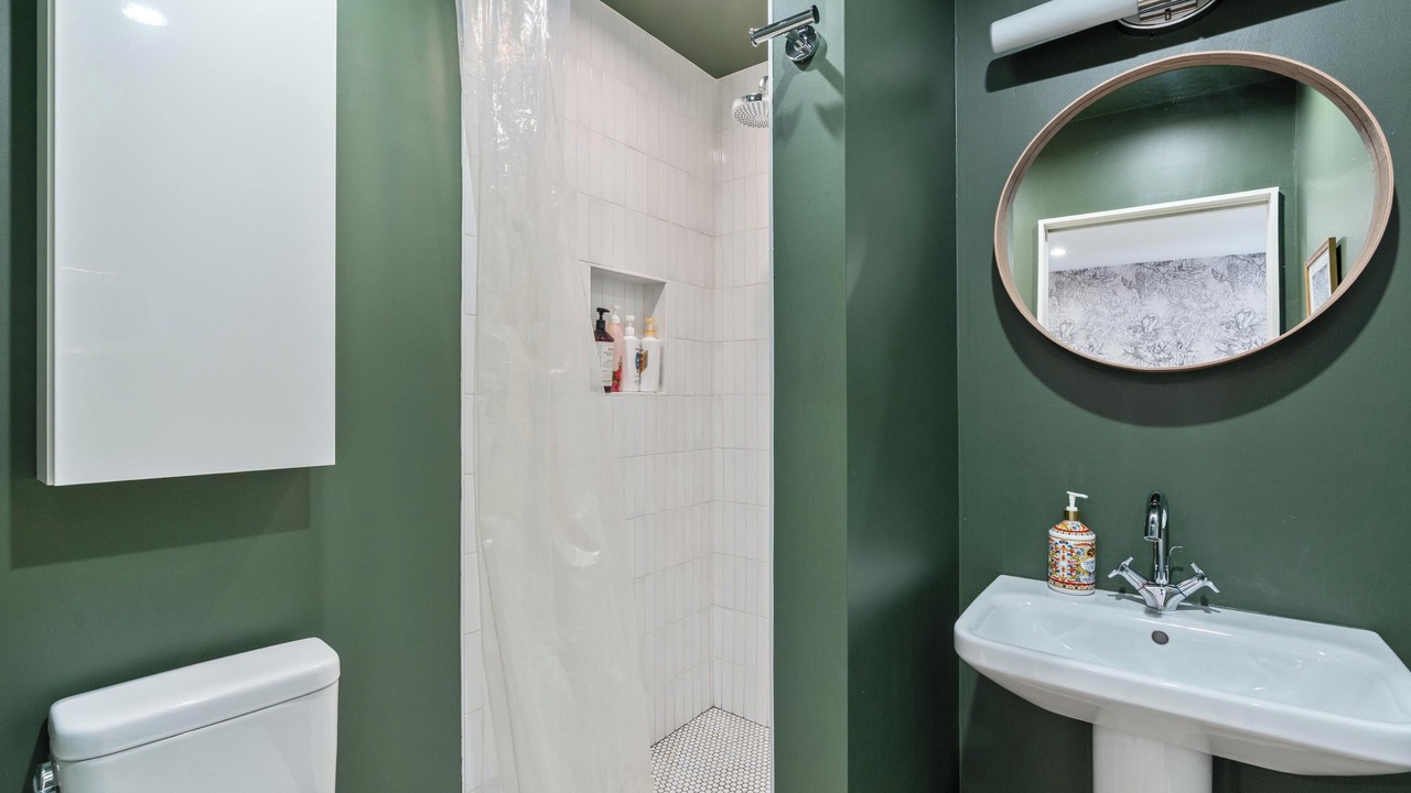 Photo of Bathroom in Hollywood Hills West