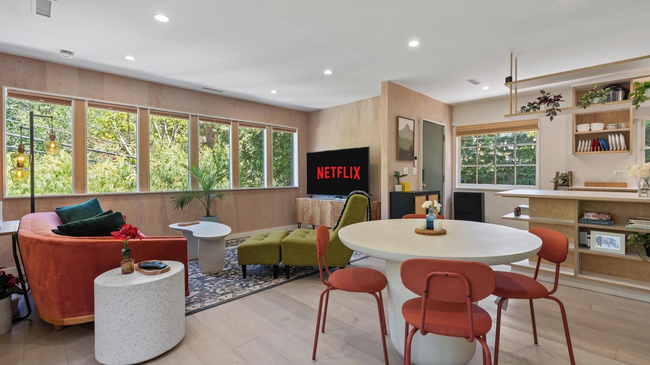 Photo of Livingroom in Hollywood Hills West