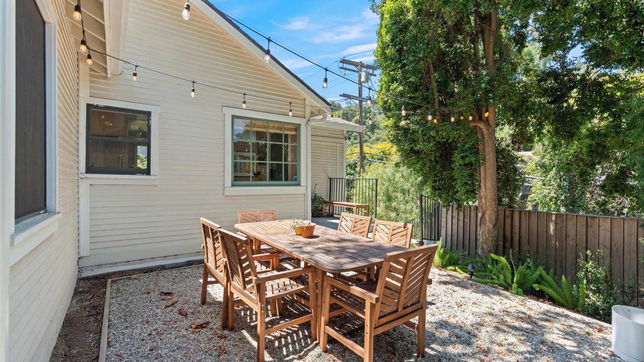 Photo of Outdoor in Hollywood Hills West