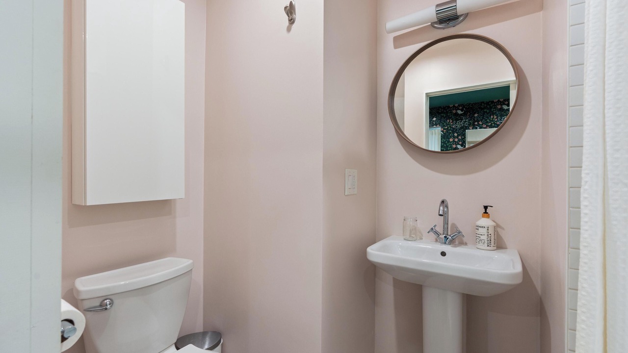 Photo of Bathroom in Hollywood Hills West