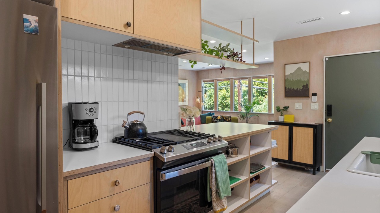 Photo of Kitchen in Hollywood Hills West