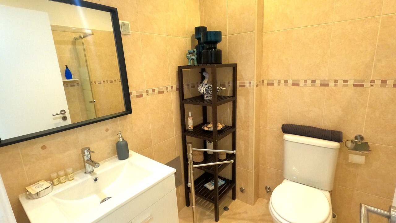 Photo of Bathroom in Cacilhas