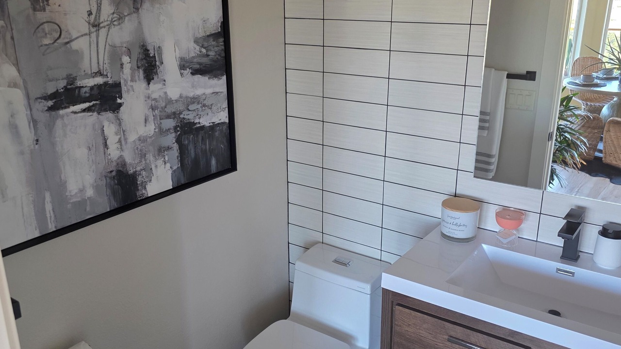 Photo of Bathroom in Raisin