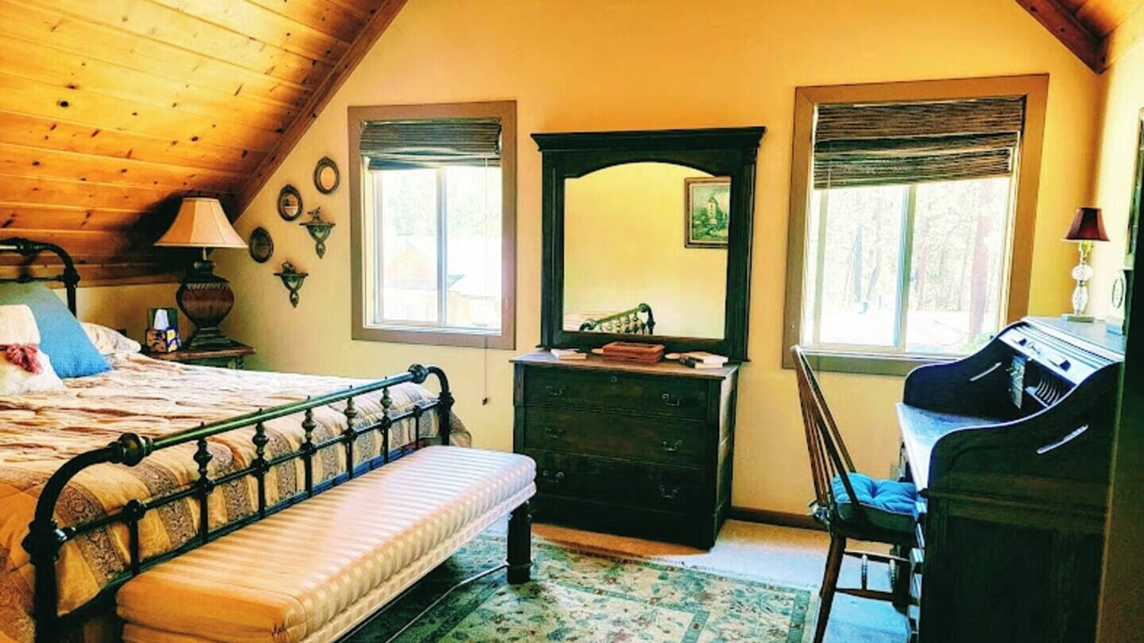 Photo of Bedroom in Mountain Center
