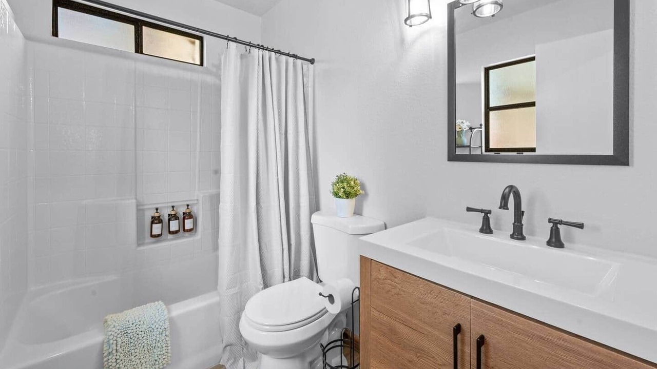 Photo of Bathroom in Summit Estates