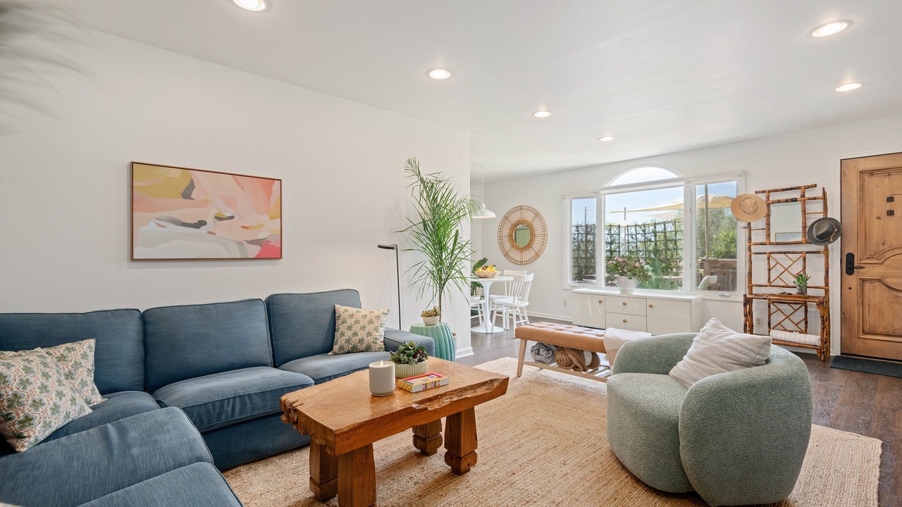 Photo of Livingroom in Santa Barbara