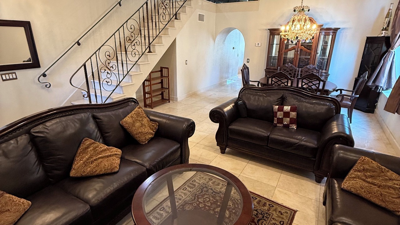 Photo of Livingroom in Corona