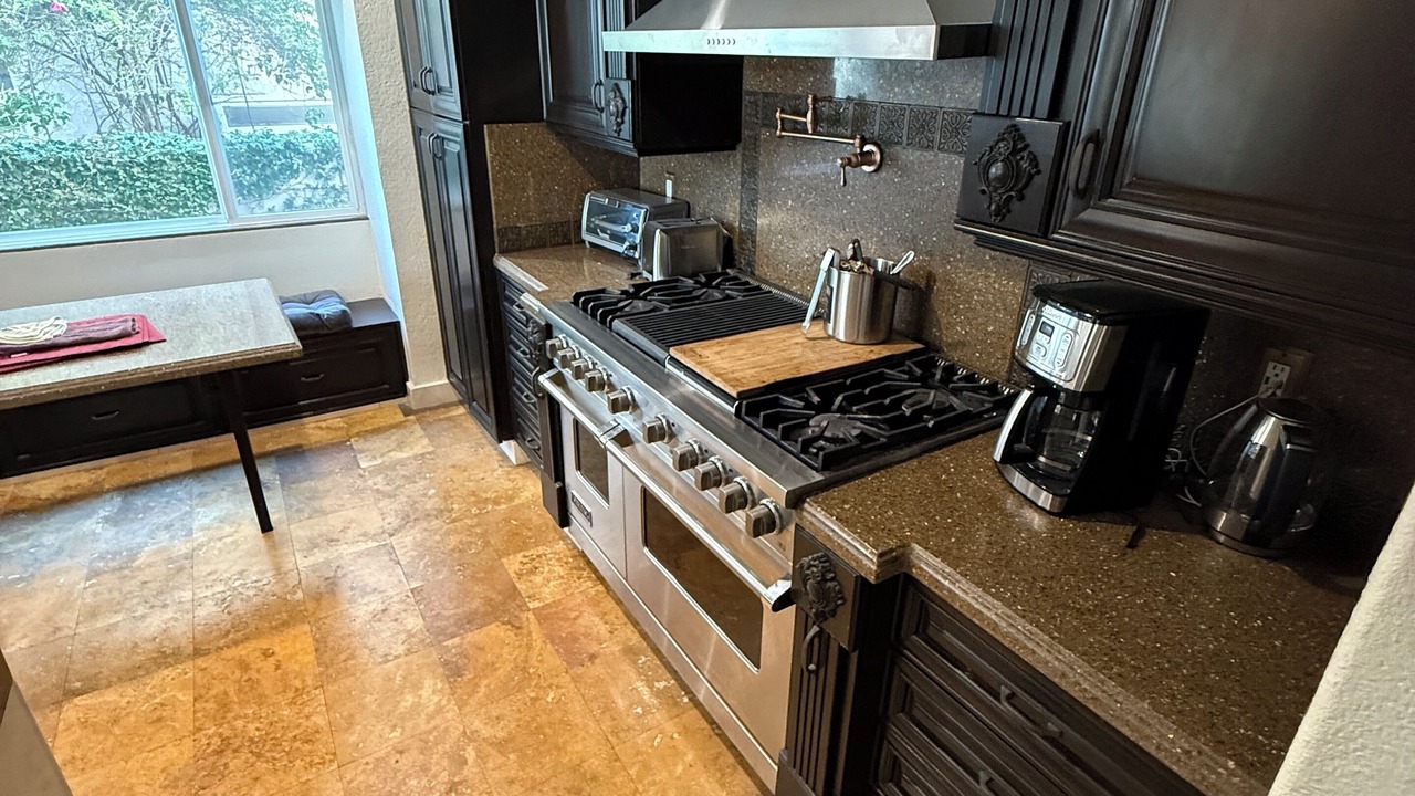 Photo of Kitchen in Corona