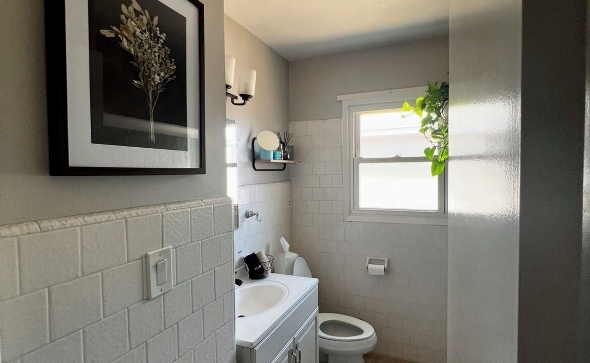Photo of Bathroom in Allied Gardens