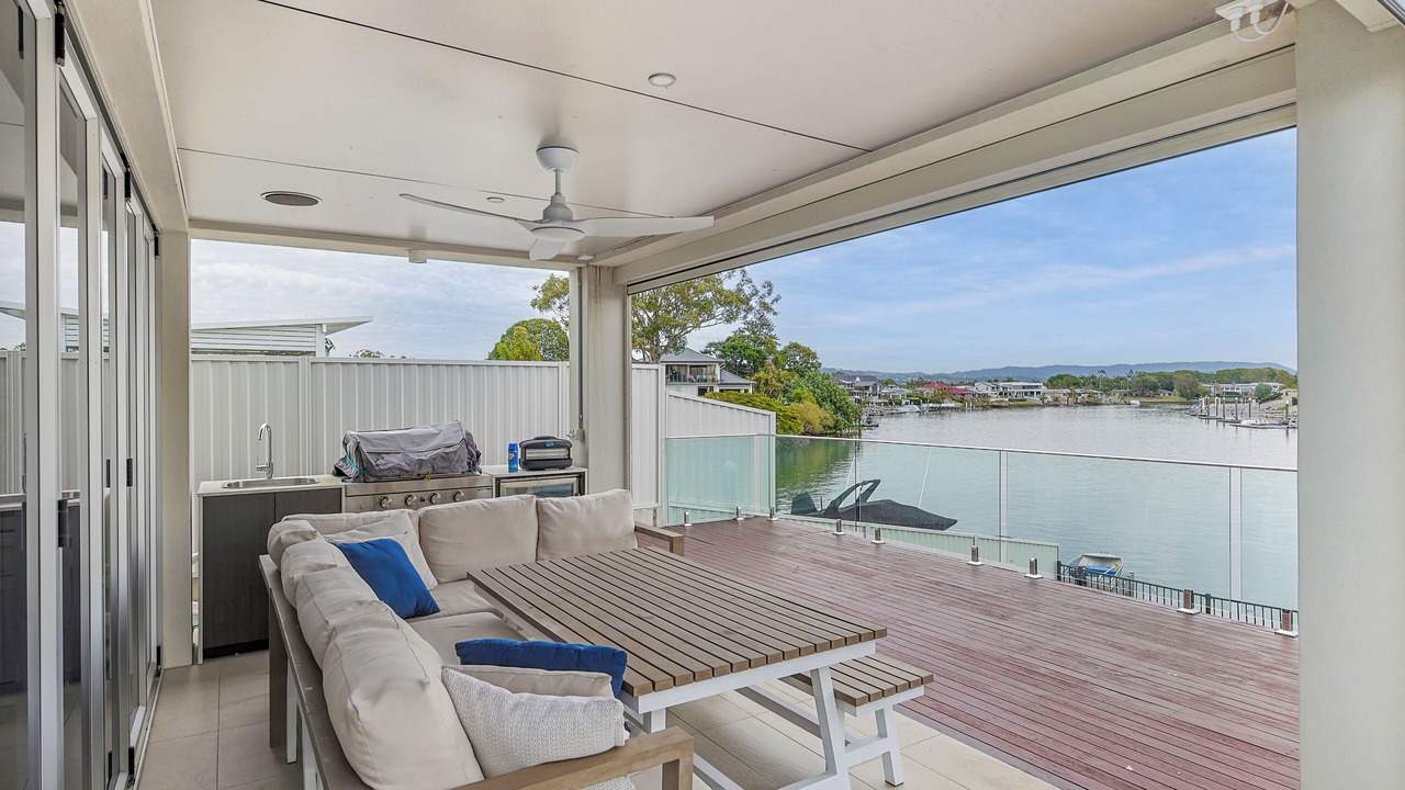 Photo of Patio Balcony in Broadbeach Waters