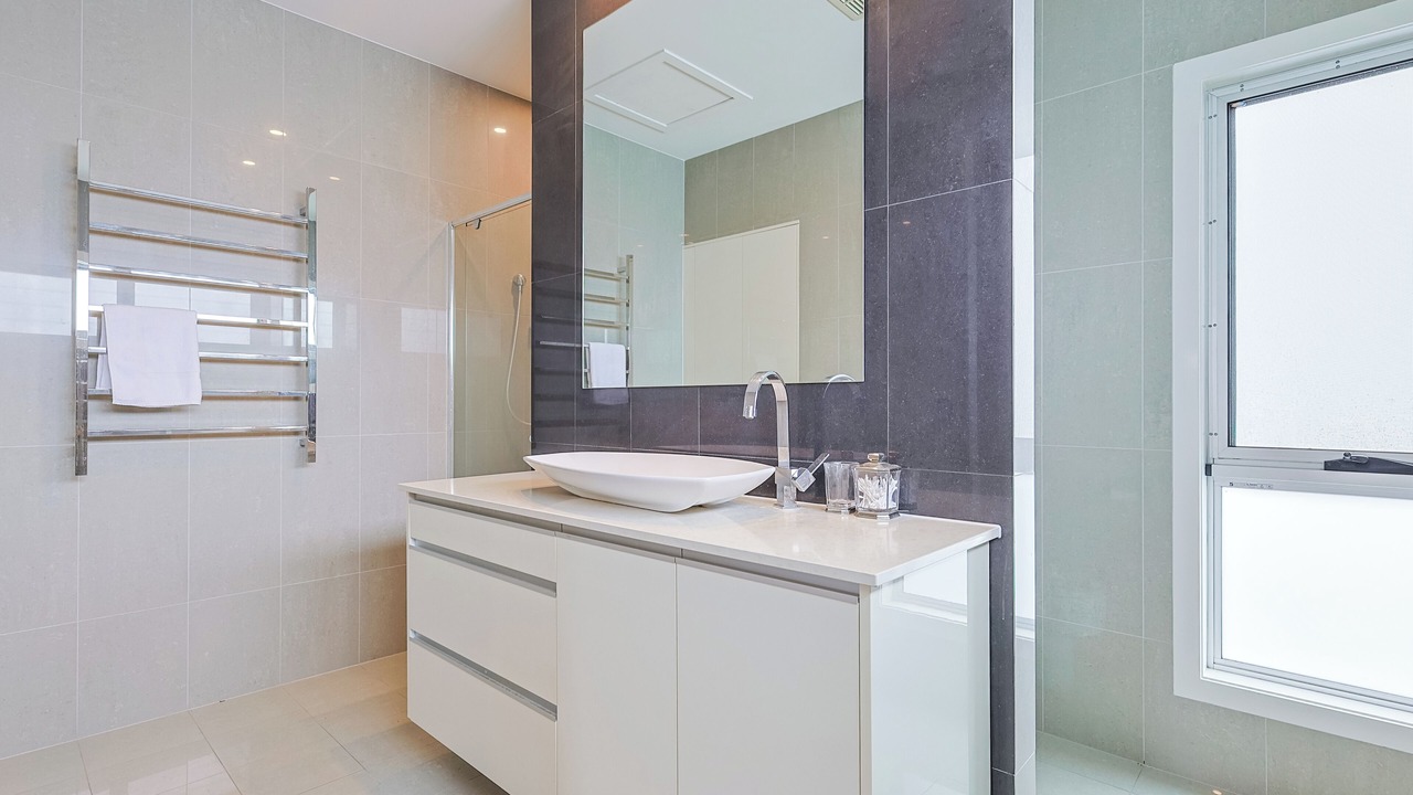 Photo of Bathroom in Broadbeach Waters
