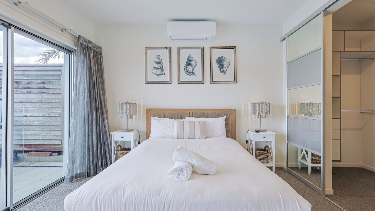 Photo of Bedroom in Broadbeach Waters