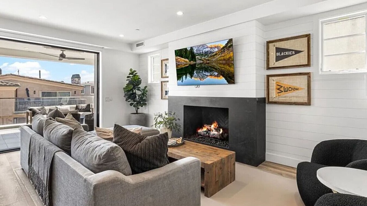 Photo of Livingroom in West Newport