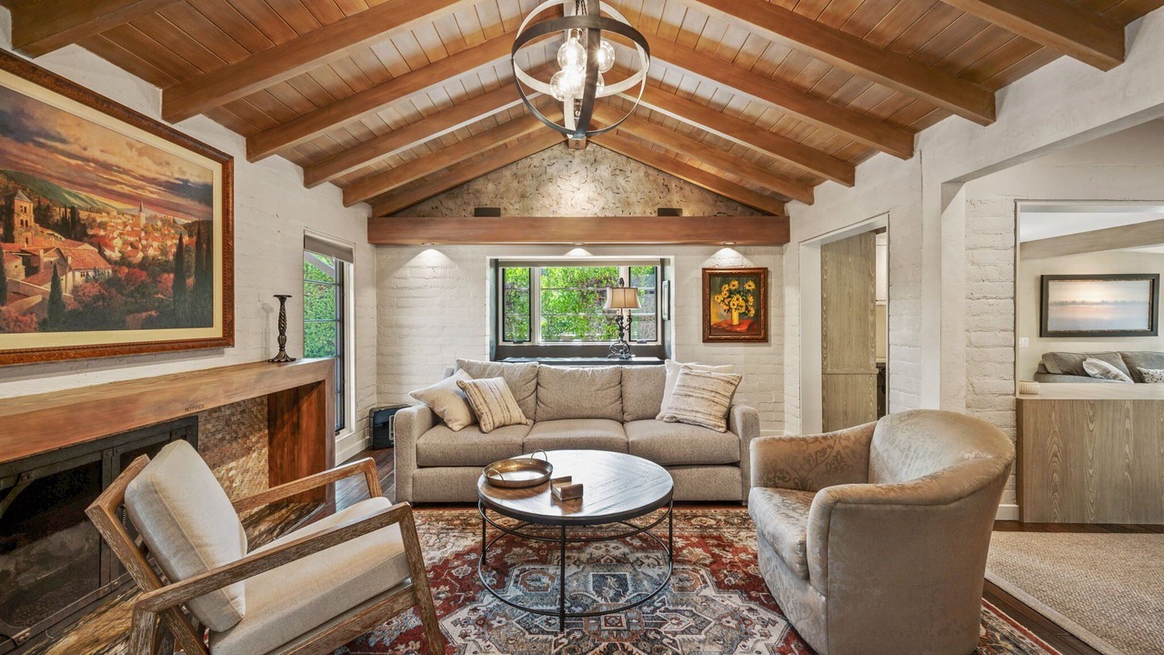 Photo of Livingroom in Tahquitz River Estates