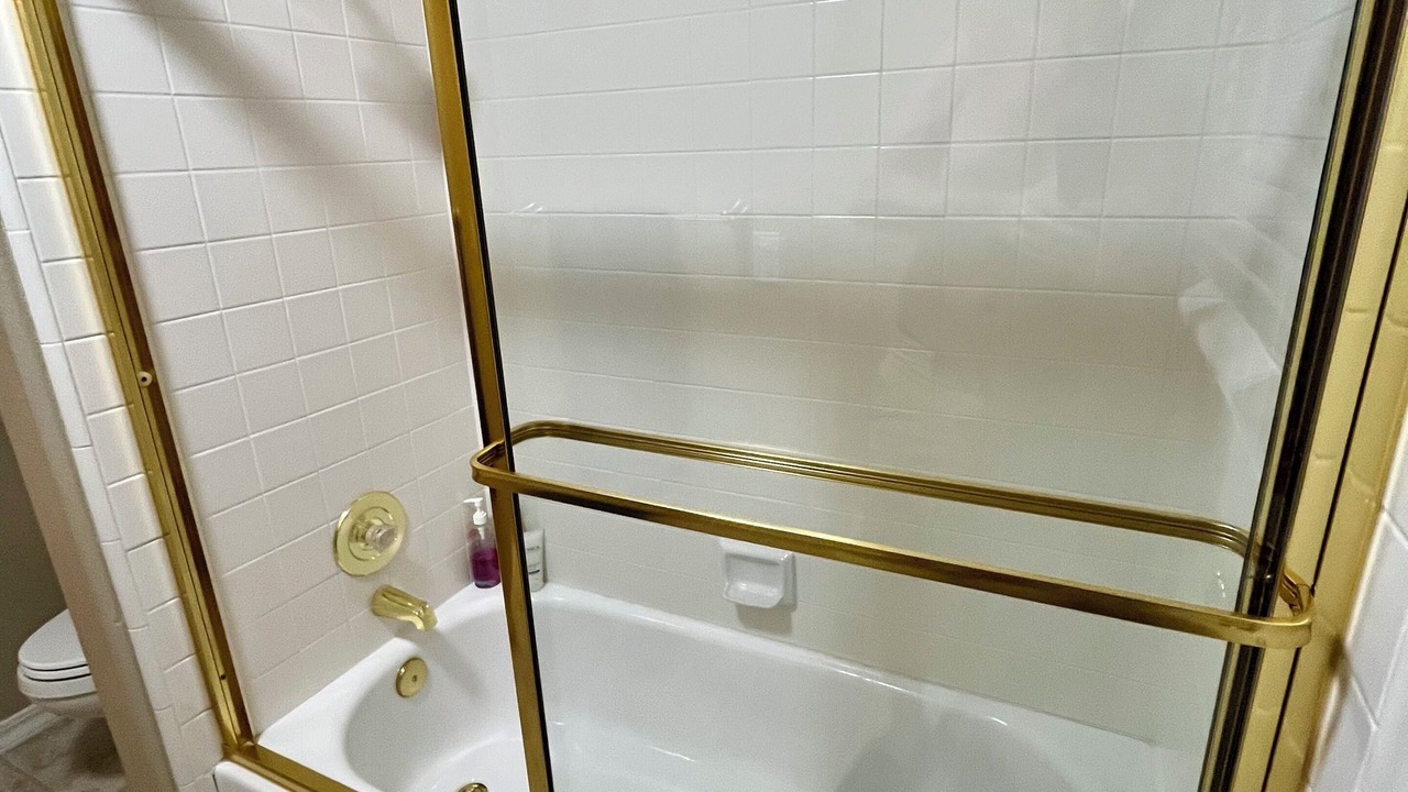 Photo of Bathroom in Raisin