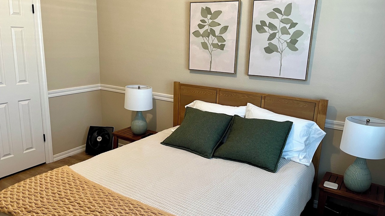 Photo of Bedroom in Raisin