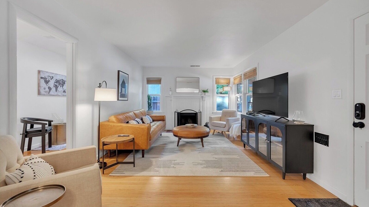Photo of Livingroom in Central Sacramento