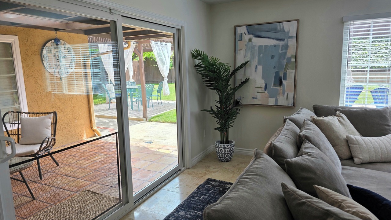 Photo of Livingroom in Rancho Bernardo