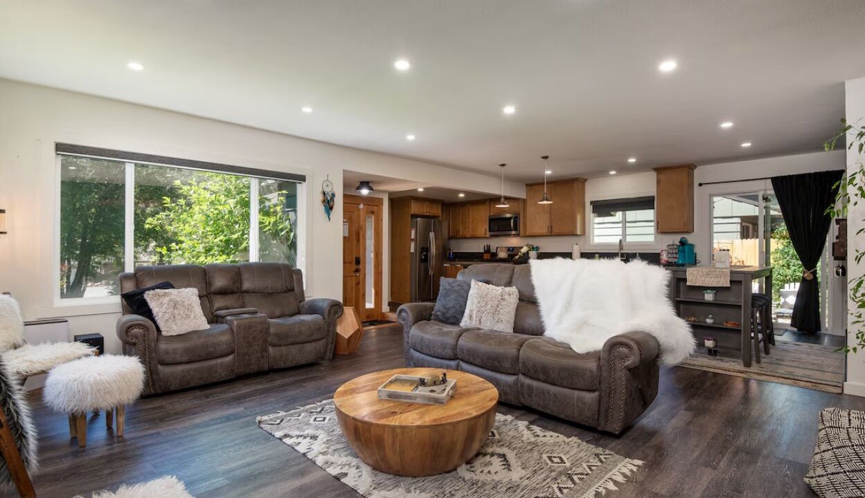 Photo of Livingroom in Lower Kingsbury