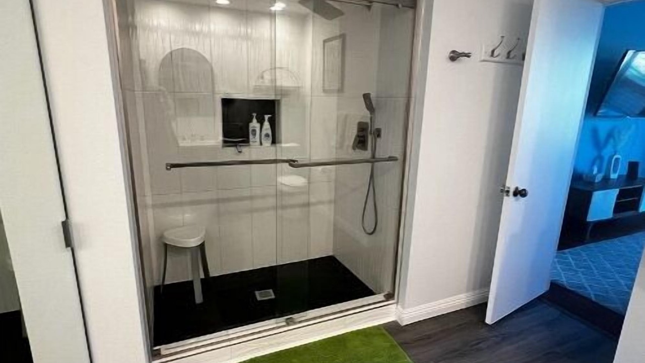 Photo of Bathroom in Sunrise Vista Chino