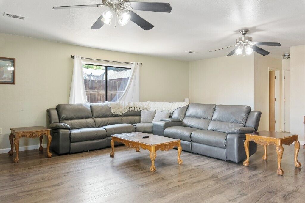 Photo of Livingroom in Tulare