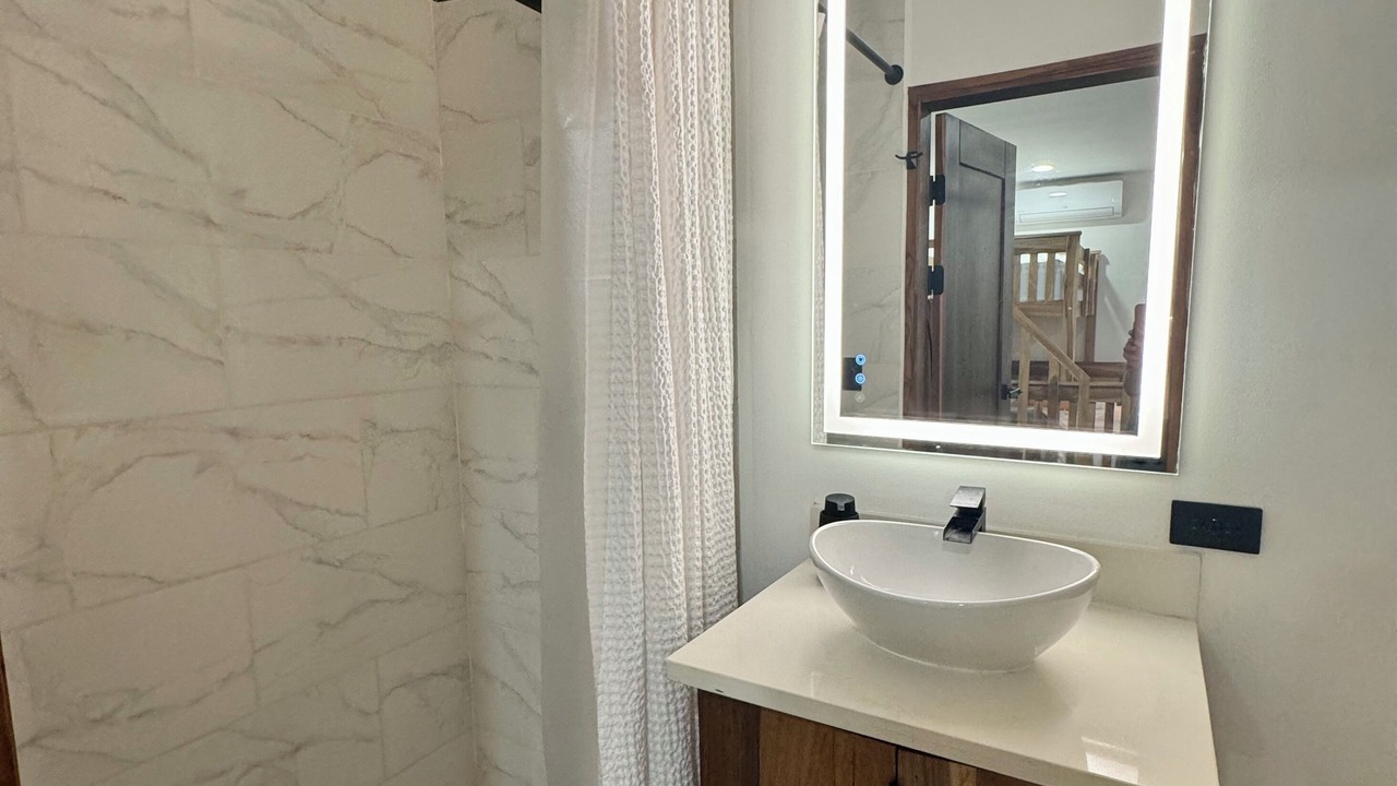 Photo of Bathroom in Pacific Marlin