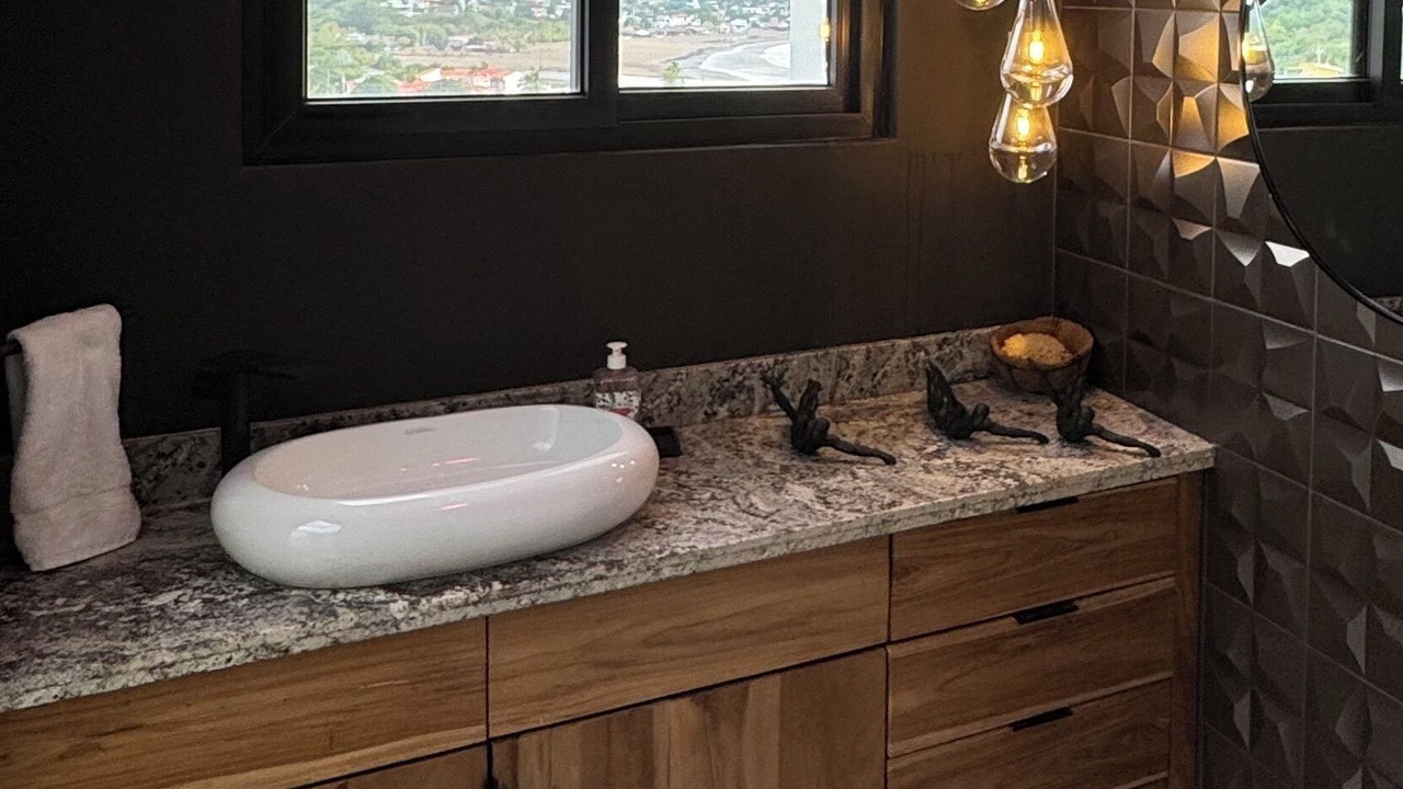 Photo of Bathroom in Pacific Marlin